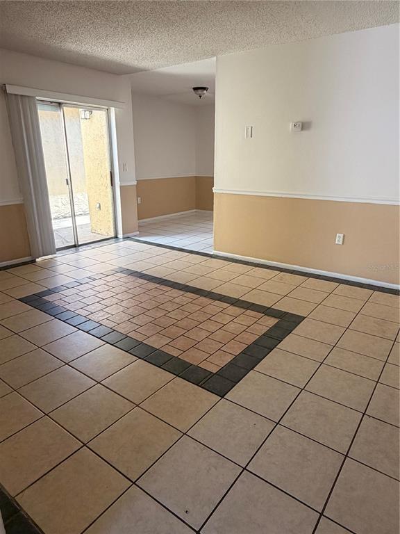 Photo - 1275 Woodman Way