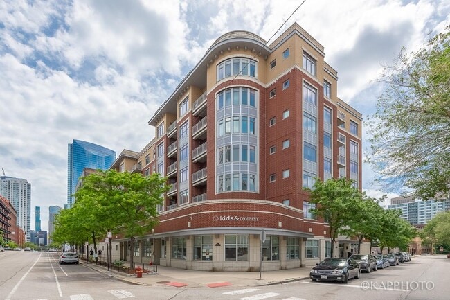 Photo - 657 W Fulton St Unit 609
