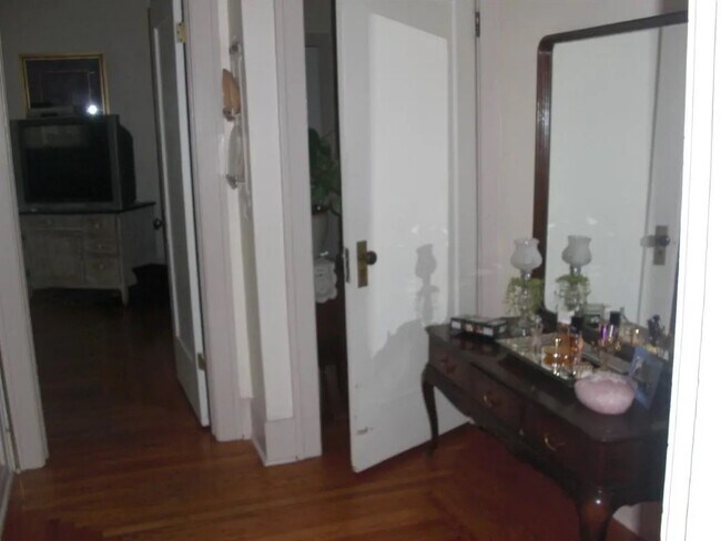 Photo - 157 8th Ave N