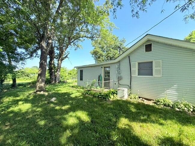 Photo - 208 Moss St