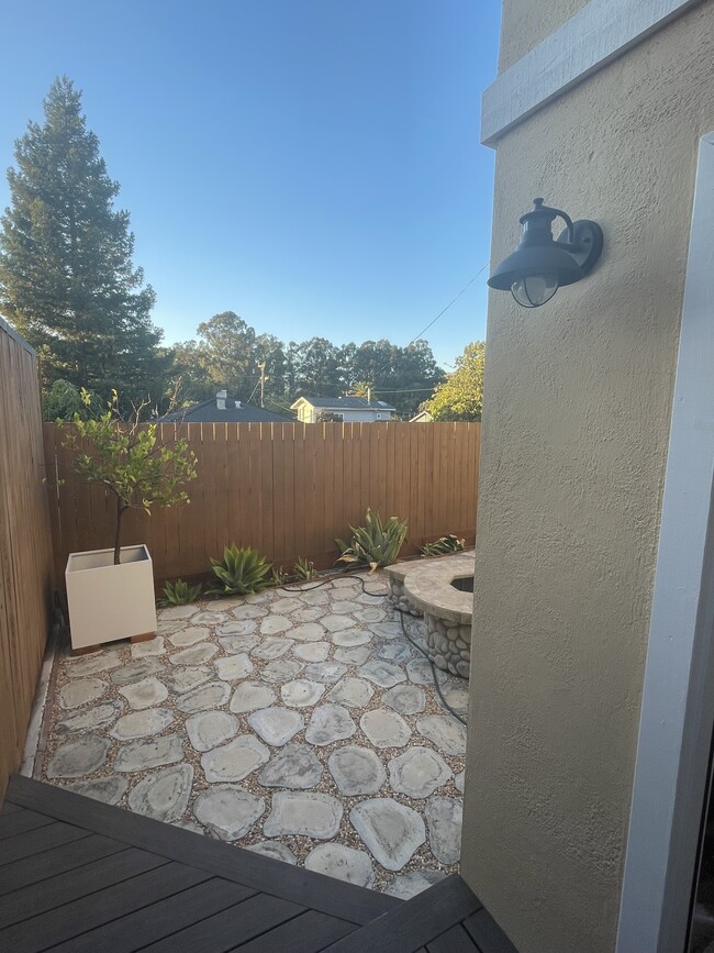 Photo - 1174 Ella St