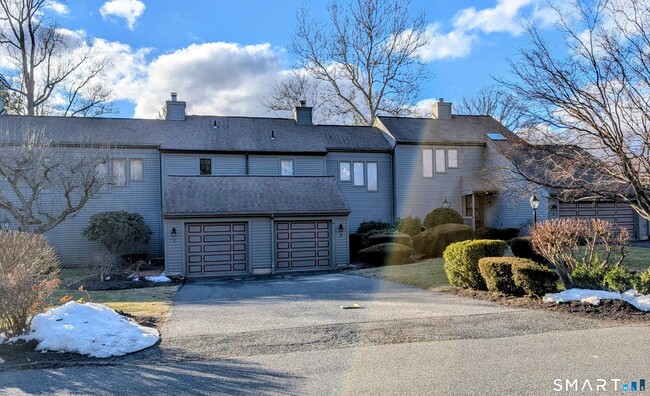 Building Photo - 10 Ledgewood Dr Unit 10