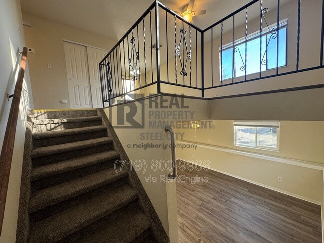 Building Photo - 605 W 15th St