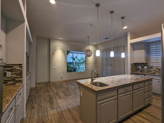 1 Mission Palms Dr W