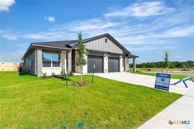 Photo - 902 Cherry Laurel Ln