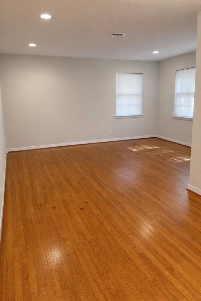 Photo - 6822 Neff St