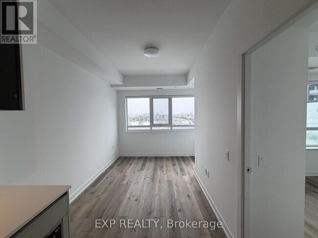 Photo - 395 Dundas St W Unit 628