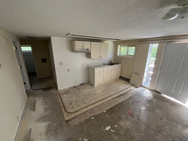 Photo - 1618 Maple Grove Rd Unit Lower
