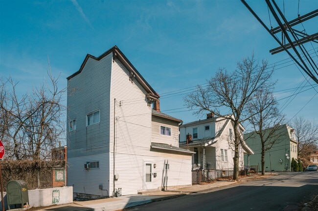 Photo - Holbrook & California Unit 3000 California