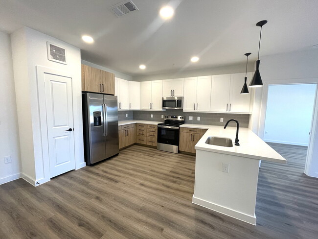 Photo - 701 Saginaw Sq Blvd Unit 8121