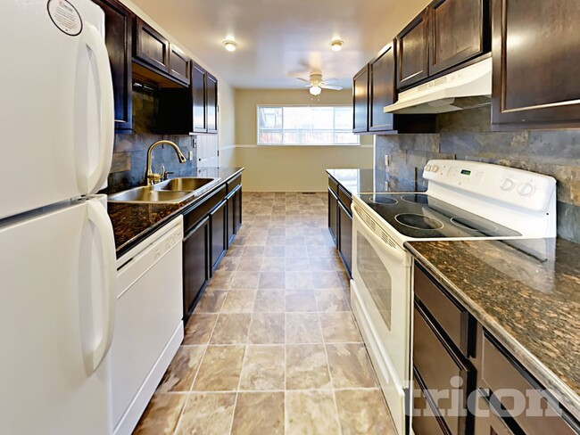 Photo - 1355 Royal Dr