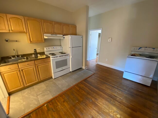 Building Photo - 10 S Huntington Ave Rental