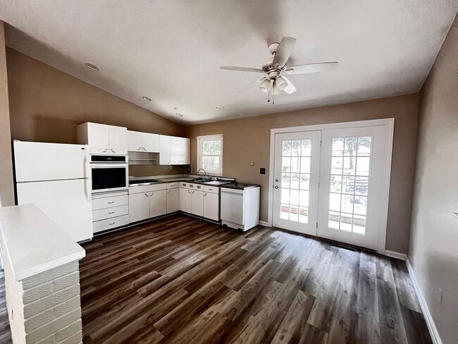 Photo - Wonderful 3 Bed and 1.5 Bath Ranc-Style Home