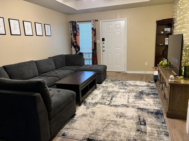 Photo - AUGUST PRE-LEASE!! 3 Bed/3 Bath Duplex in ...