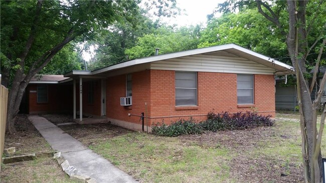 Photo - 4704 Red River St Townhome