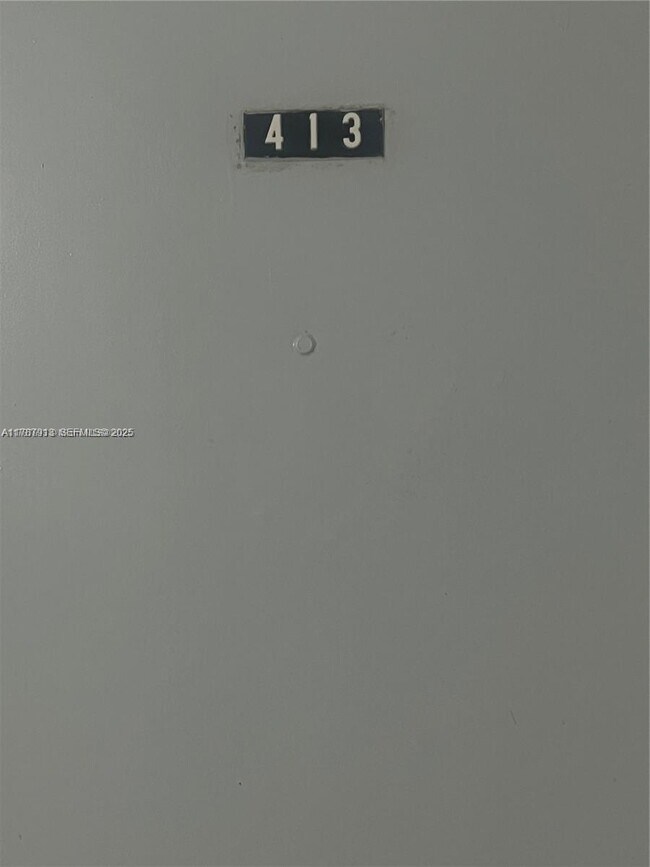 Building Photo - 1825 S Ocean Dr Unit 413