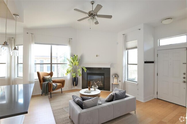 Building Photo - 2216 Thornton Rd Unit 221 Rental