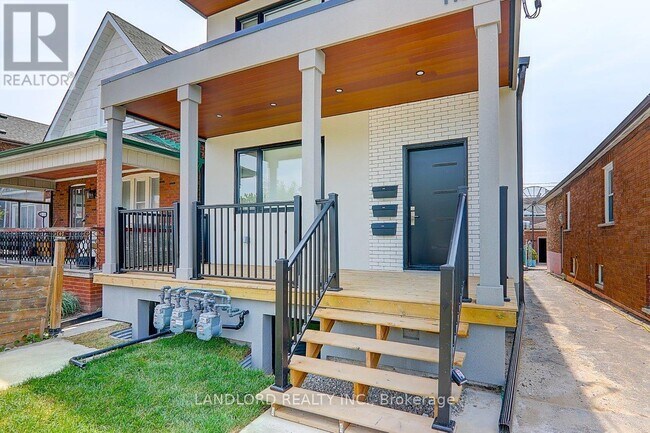 Photo - 115 Livingstone Ave