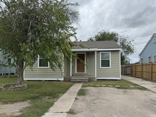 Photo - 4813 Blundell Dr