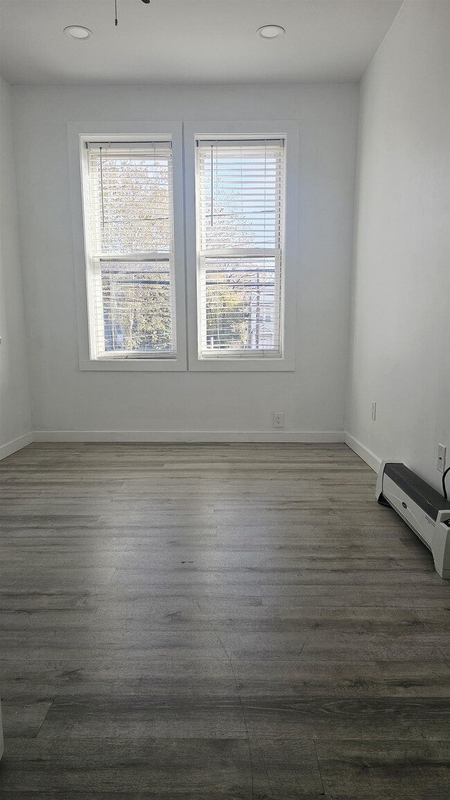 Photo - 215 Mallory Ave Unit 1