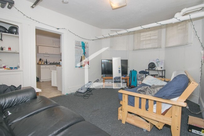 Photo - Packards Corner BU 4 bed 1.5 bath for 9.1 Heat Hw inc Students ok,