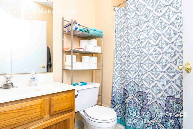 Photo - 1220 E 1st St Unit #B