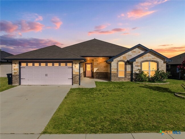 Building Photo - 5301 Primavera Ln