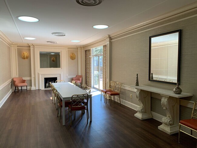 Photo - 2 Bedroom 1 Bathroom with Washer/Dryer Unit SP051