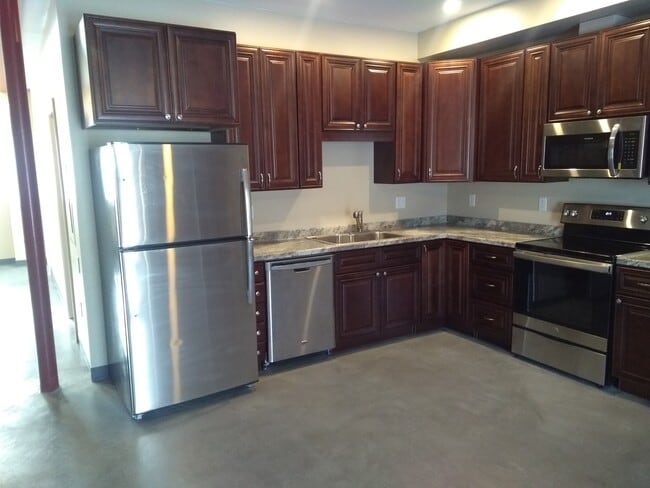 Photo - 372 Old County Rd Unit #2