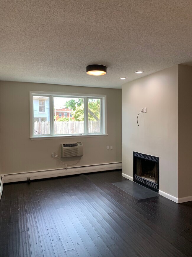 40 Evergreen St Unit 11