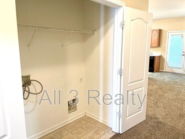 Photo - 6938 Rogers Point