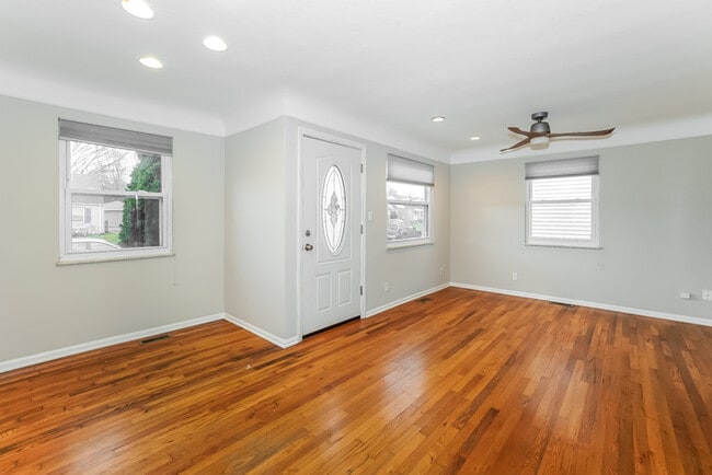 Photo - 4914 Lincoln Ave