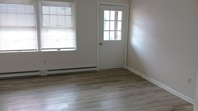 Photo - 157 Main St