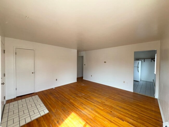 Photo - BENTON Unit F