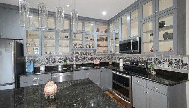 Photo - 107 E Duke St