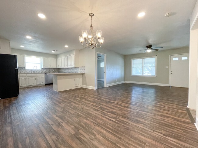 Photo - 1011 Lincoln St