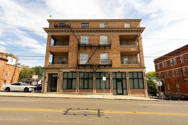 2200 Auburn