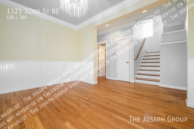 Photo - 1321 32nd St NE