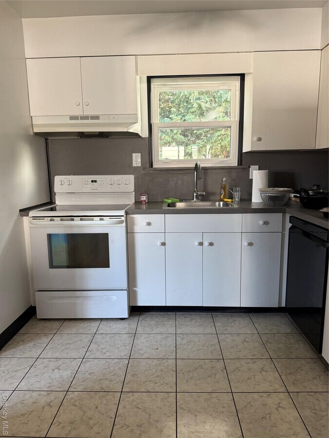 Photo - 2282 Saratoga St