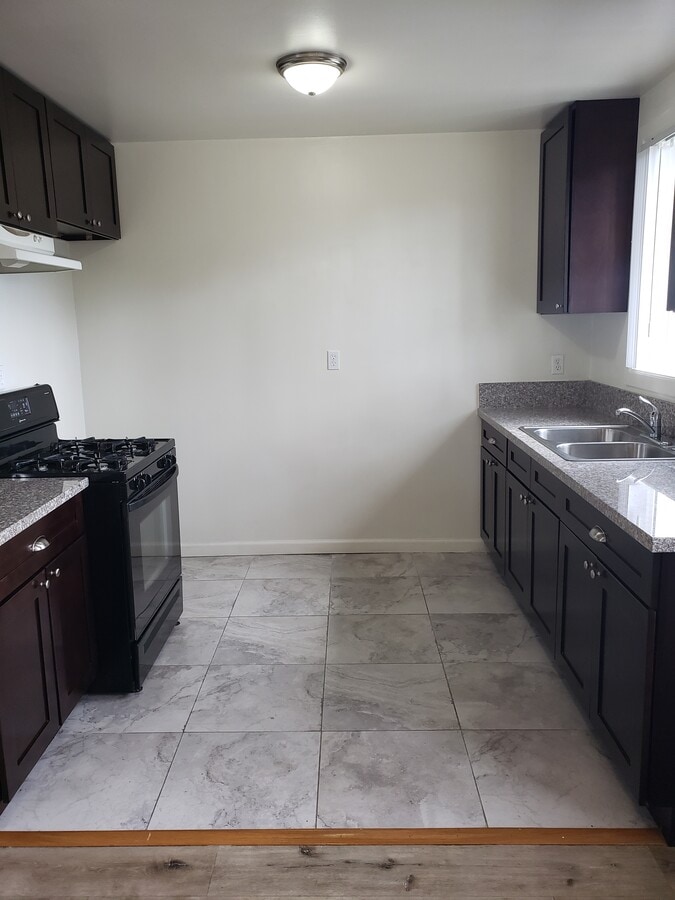 Photo - 13754 Sherman Way Apartamentos Unidad 2