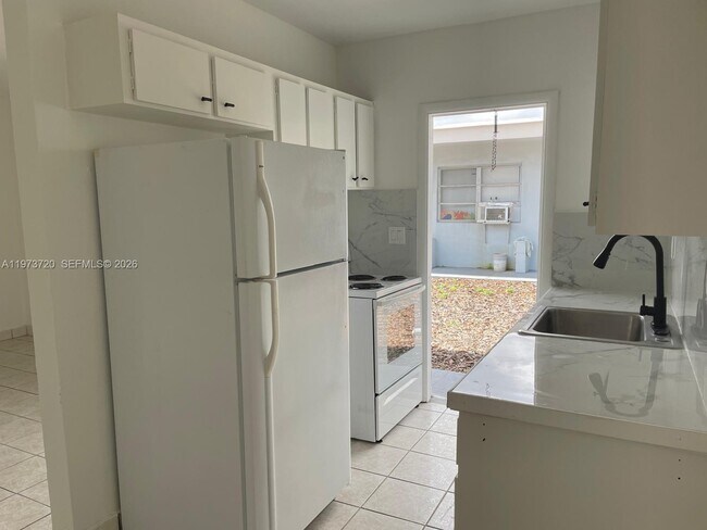 Photo - 6025 Polk St Unit 2