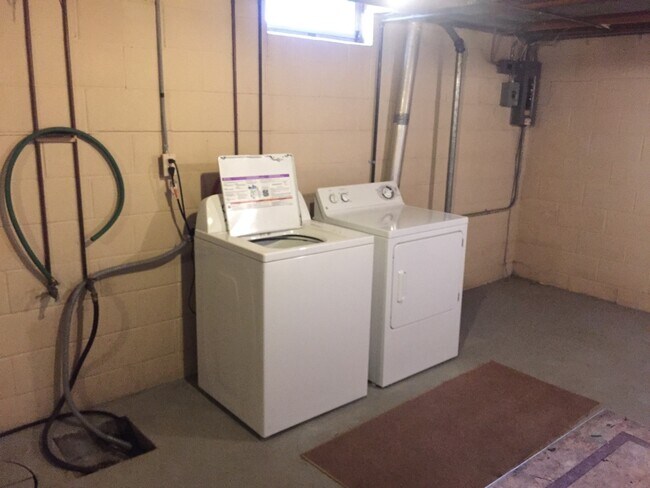 Photo - 1850 N 25th St