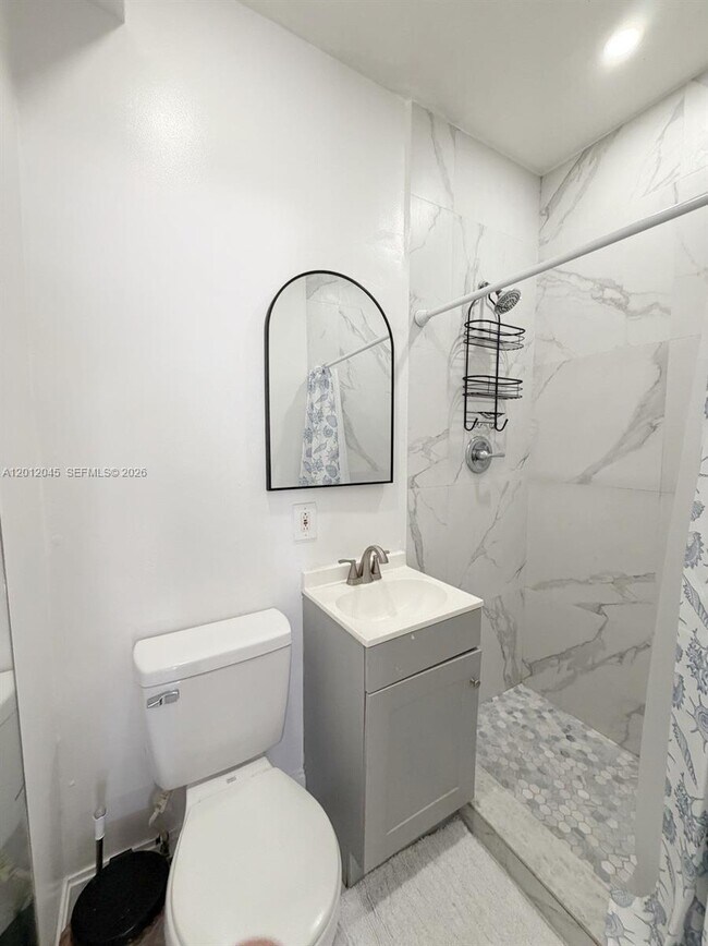 Photo - 1455 Michigan Ave Unit 6