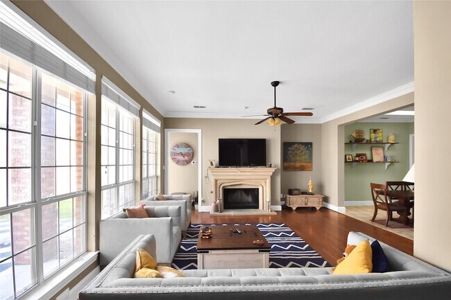 Building Photo - 3903 Johnson St