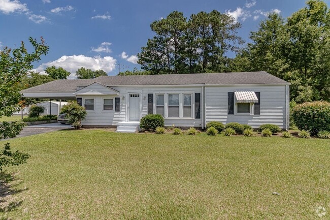 Building Photo - ADORABLE 2 BR | 1 BA Home in LaGrange - La...