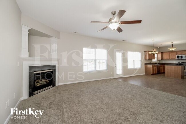 Photo - 820 Jennifer Ln