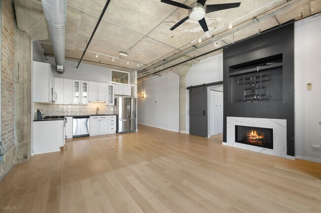 Photo - 1516 S Wabash Ave Unit 606