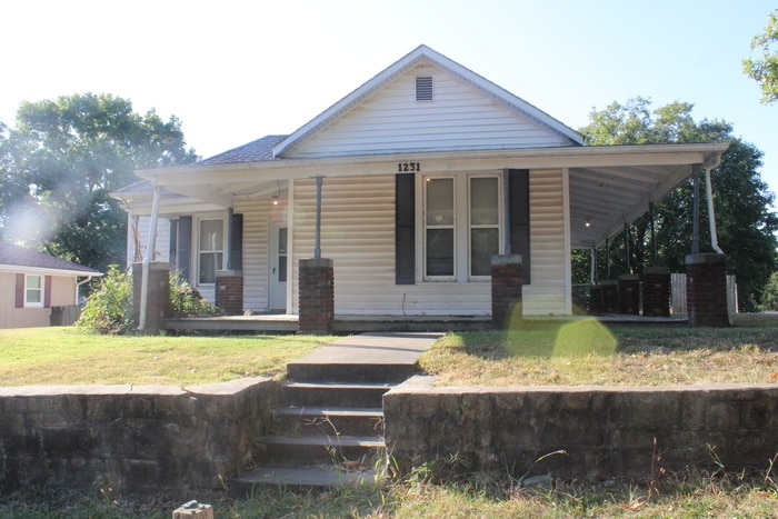 Photo - 1231 Kickapoo St