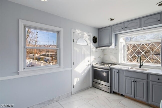 Photo - 301 Riverview Rd