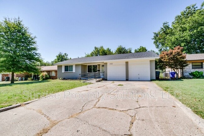 Building Photo - 1332 E Brooks St